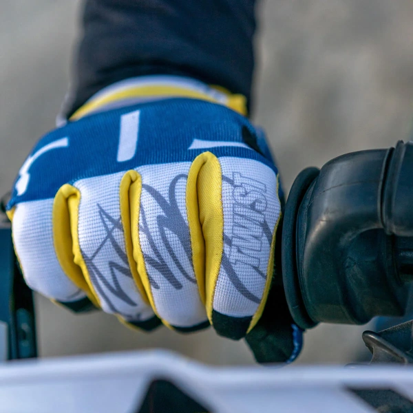 Low 5 Gloves