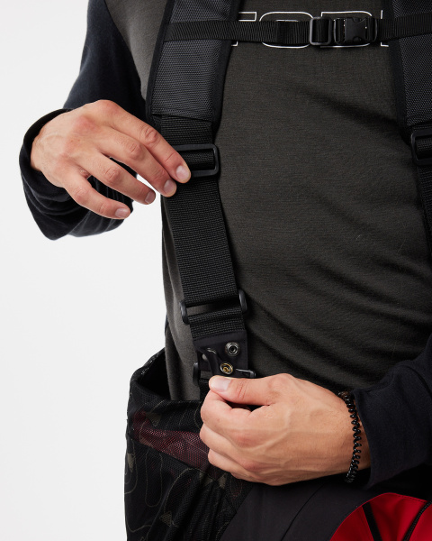 Monosuit Shoulder Harness