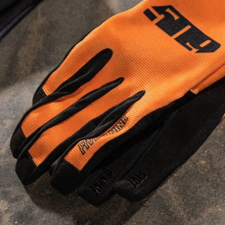 4 Low Gloves