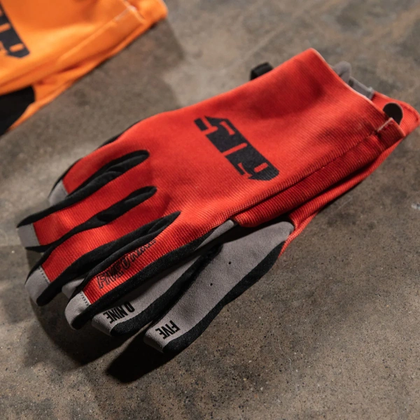 4 Low Gloves