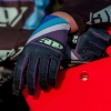 4 Low Gloves
