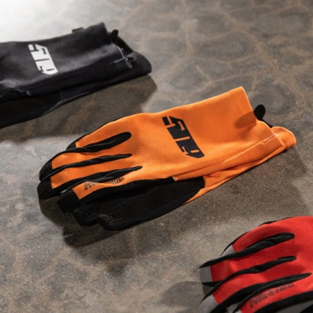 4 Low Gloves